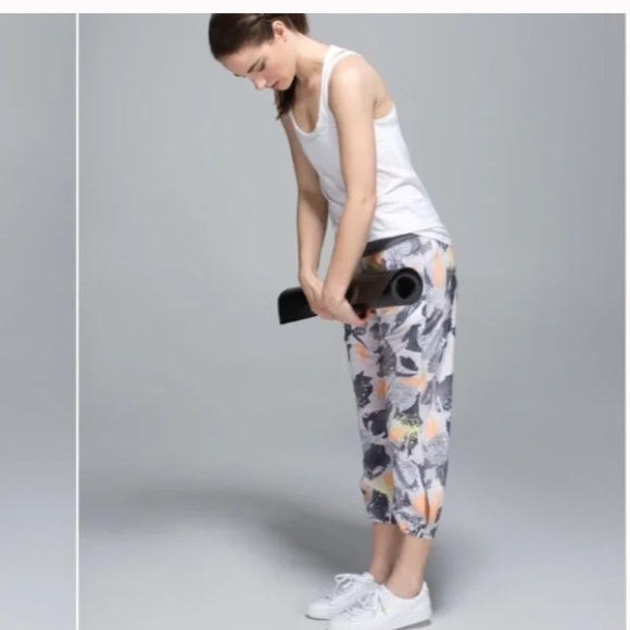 LULULEMON Om Pant Mini Art Pop White Multi / Slate 4 - Picture 2 of 7